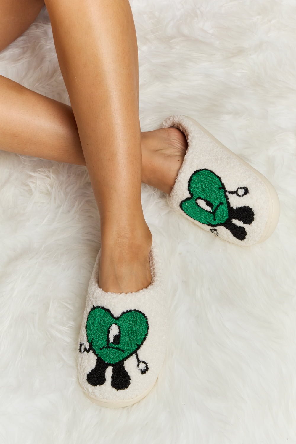 Melody - Love Heart Print Plush Slippers