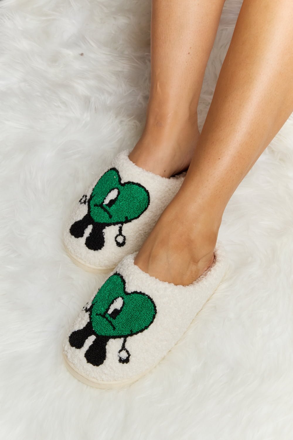 Melody - Love Heart Print Plush Slippers