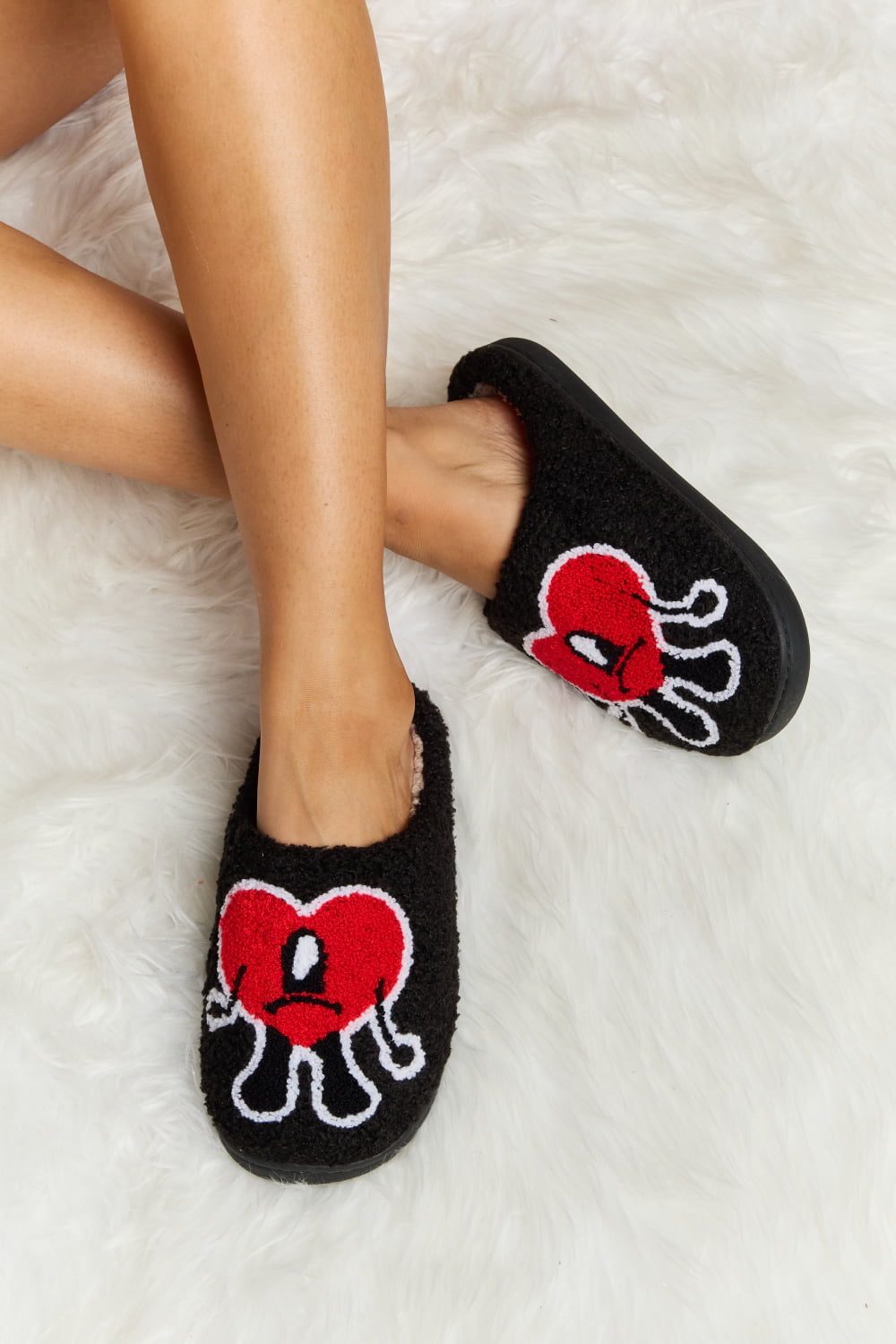 Melody - Love Heart Print Plush Slippers