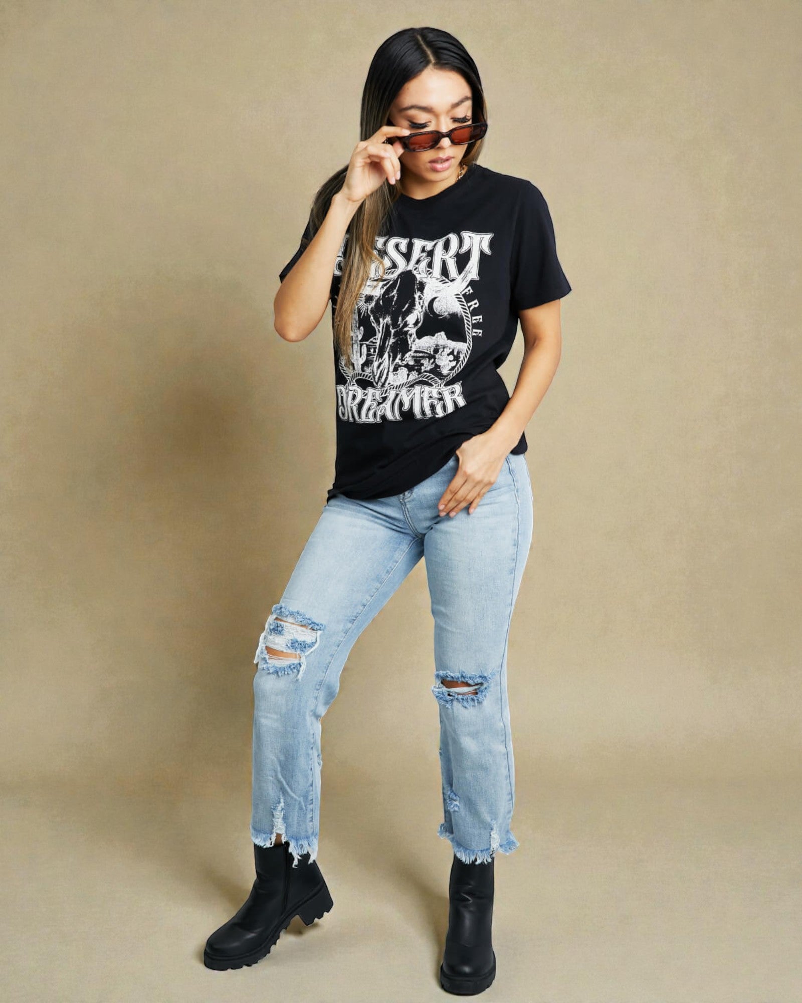 T-shirt graphique Desert Dreamer Steer Skull en noir