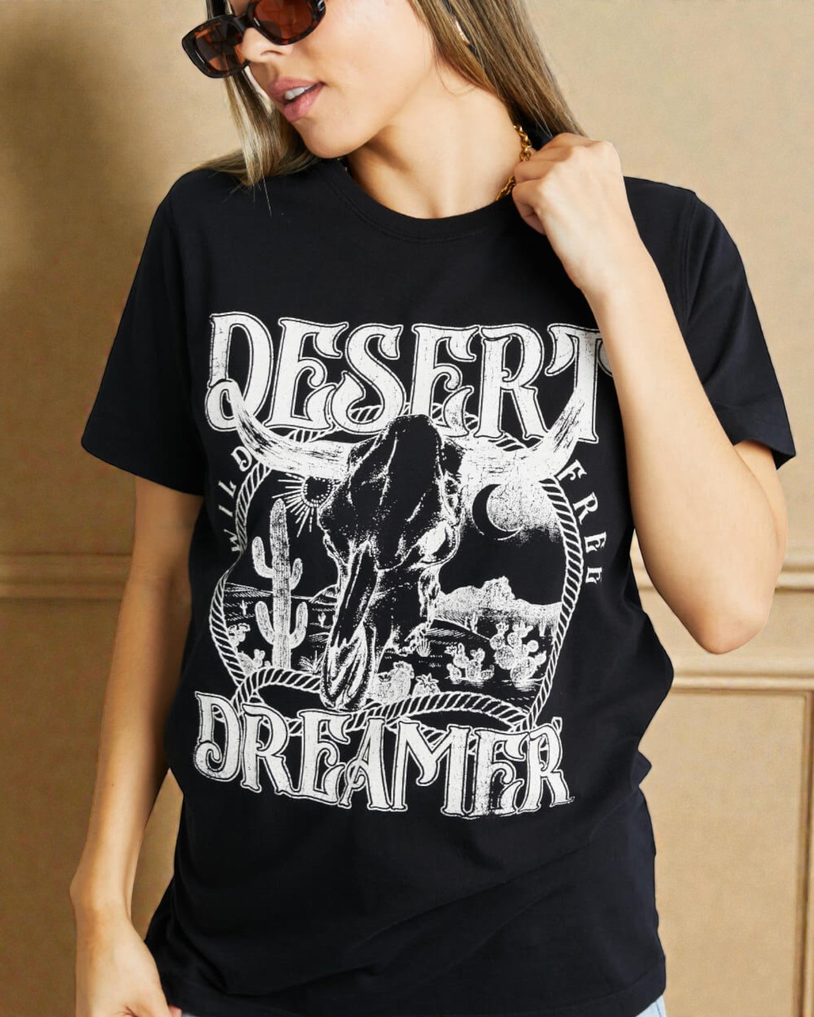 T-shirt graphique Desert Dreamer Steer Skull en noir
