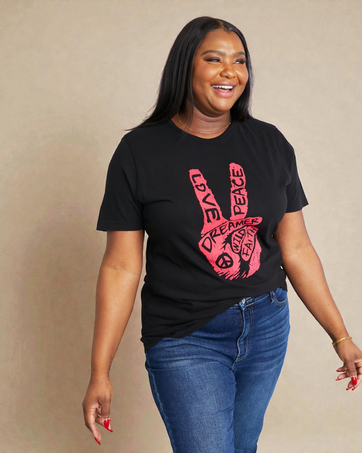 Camiseta túnica con gráfico Peace Love en color negro