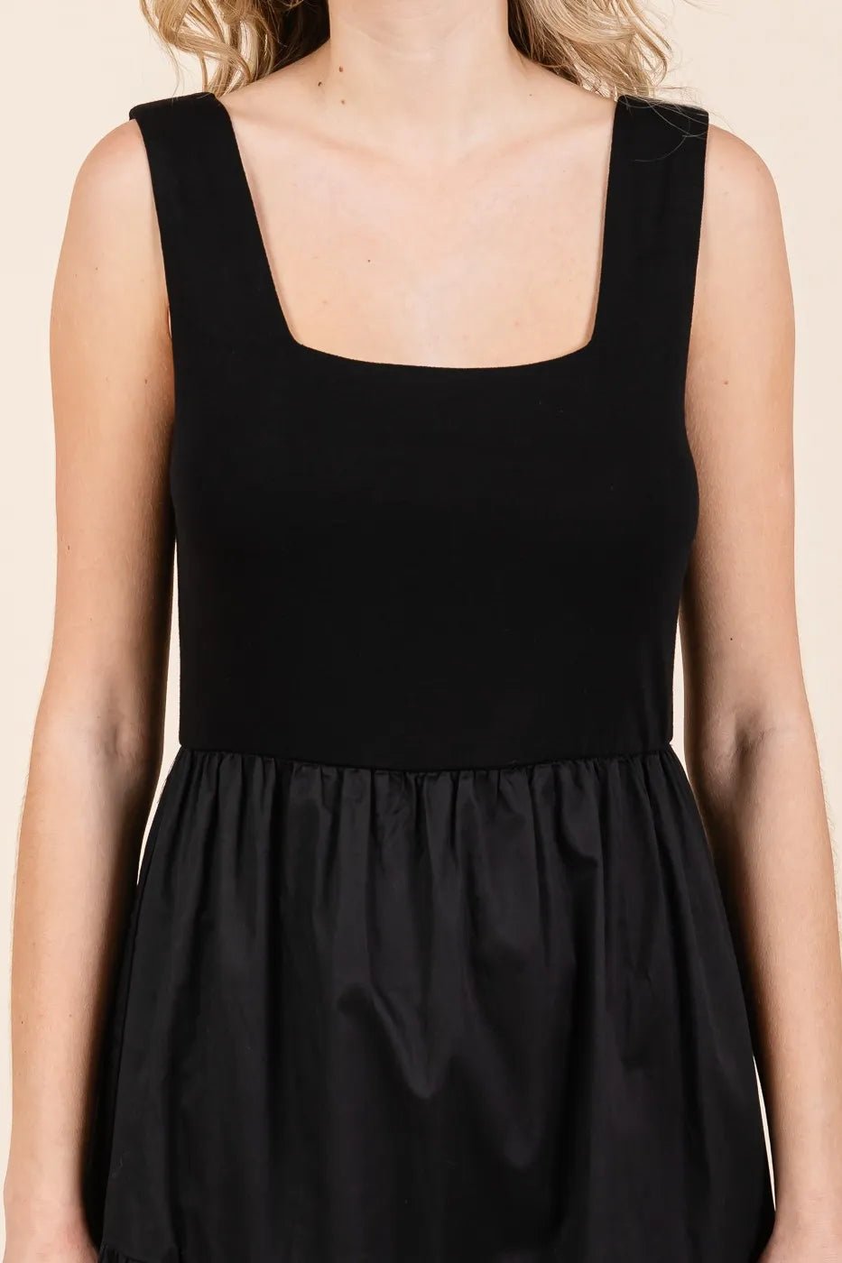 Mittoshop - Sleeveless Tiered Maxi Dress in Black