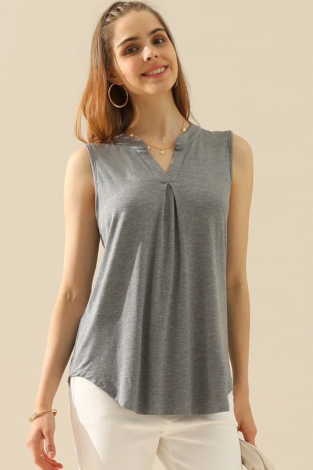 Ninexis - Split Neckline Sleeveless Top