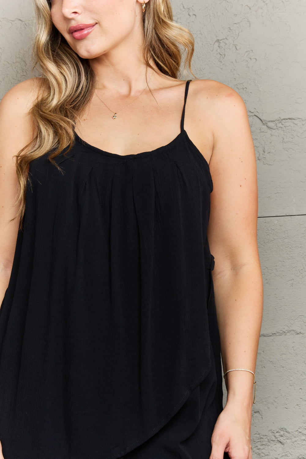 Ninexis - Tulip Hem Cami Top in Black