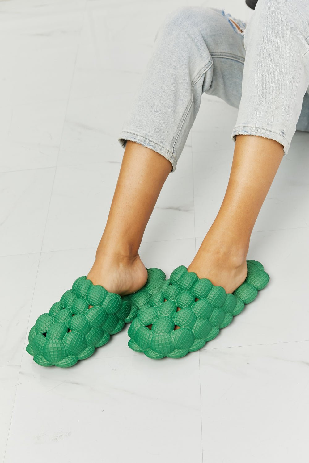 NOOK JOI - Bubble Slipper Slides in Green