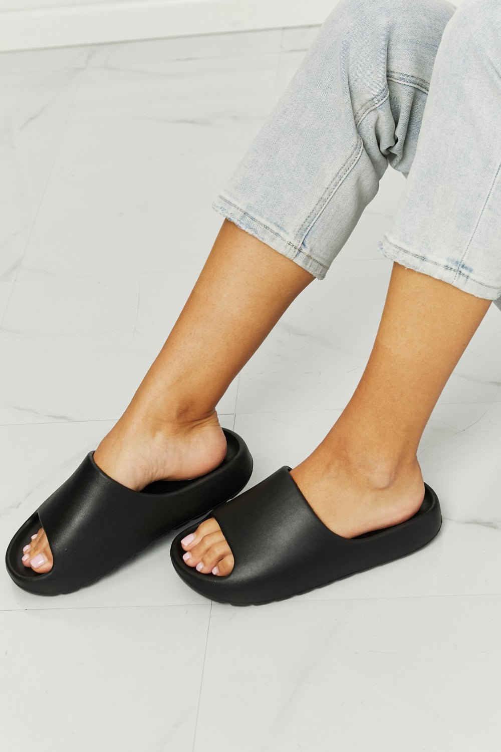 NOOK JOI - Open Toe Rubber Slide Sandals in Black