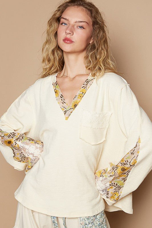 POL - Floral & Lace Detail V - Neck Knit Top in Cream