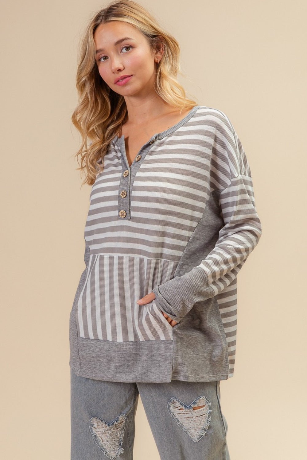 BiBiStriped Thumbhole Sleeve Top in Grey