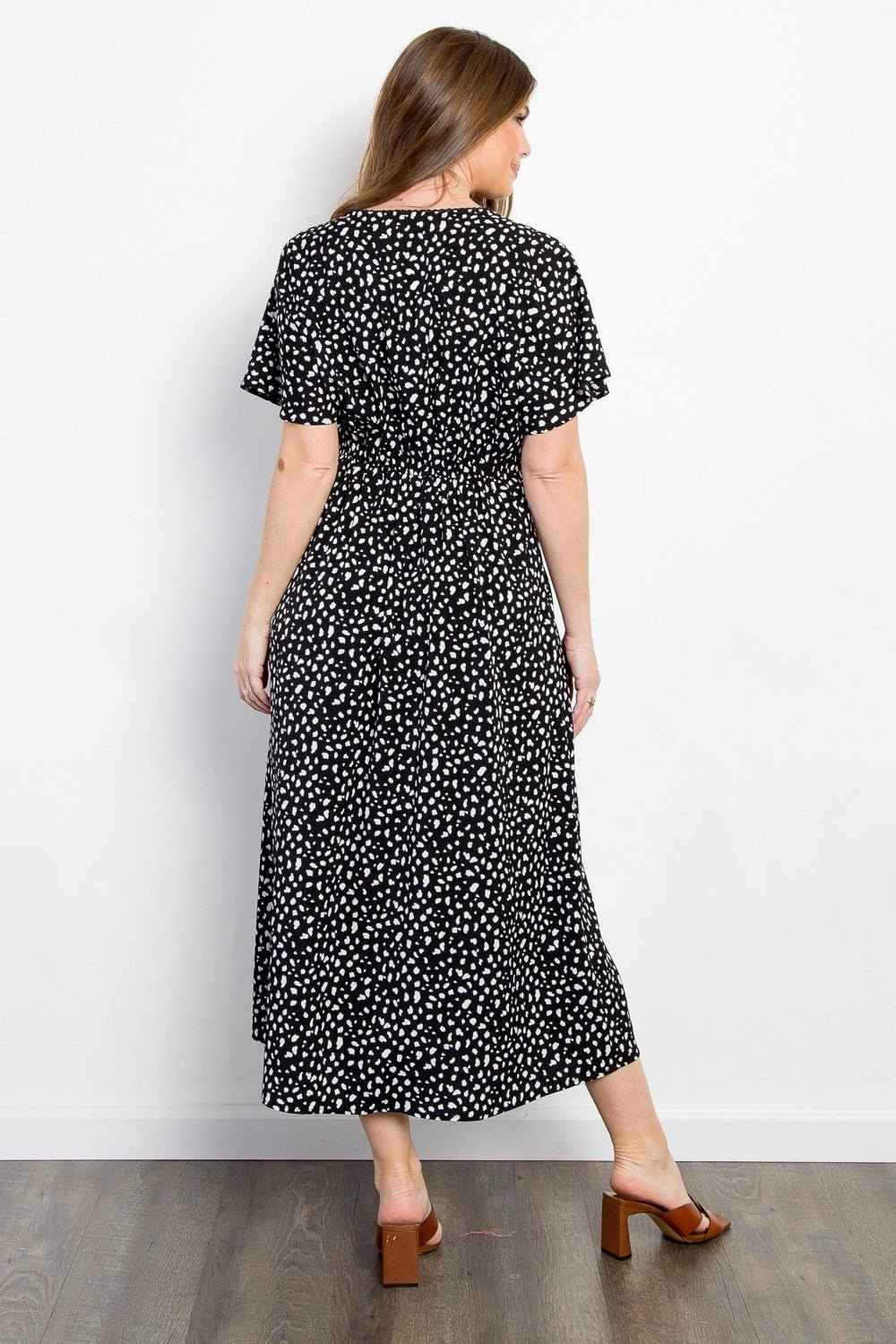 BE StagePrinted Smocked Waist Midi Dress in Black