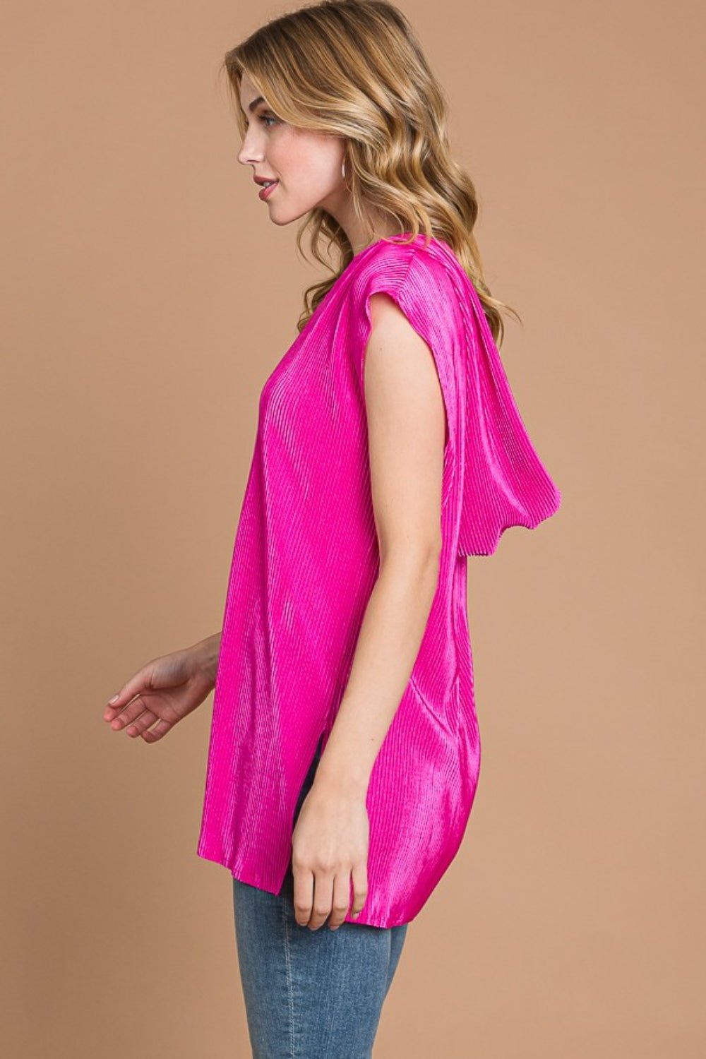 Culture CodeCap Sleeve Hooded Tunic Top in Fuchsia