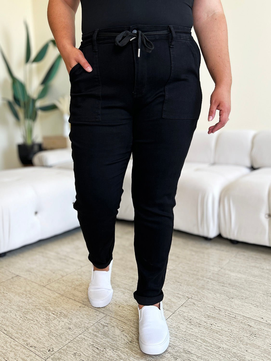 Judy BlueDrawstring High Waist Double Roll Cuff Jeans in Black