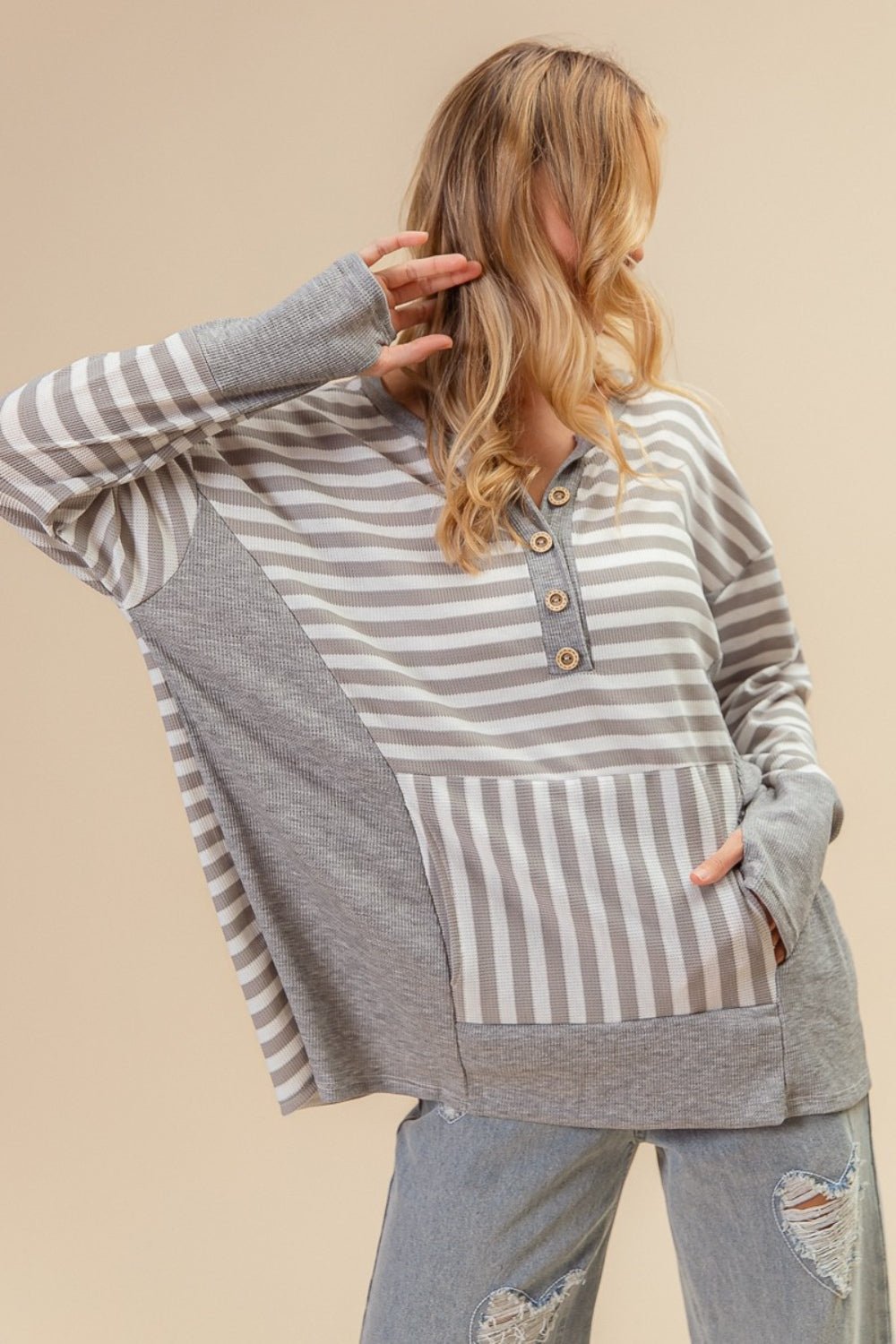 BiBiStriped Thumbhole Sleeve Top in Grey