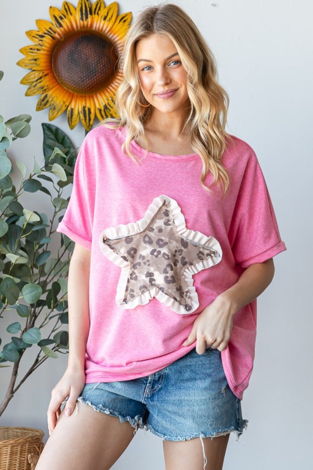 HOPELYLeopard Star Patch Short Sleeve T - Shirt in Pink