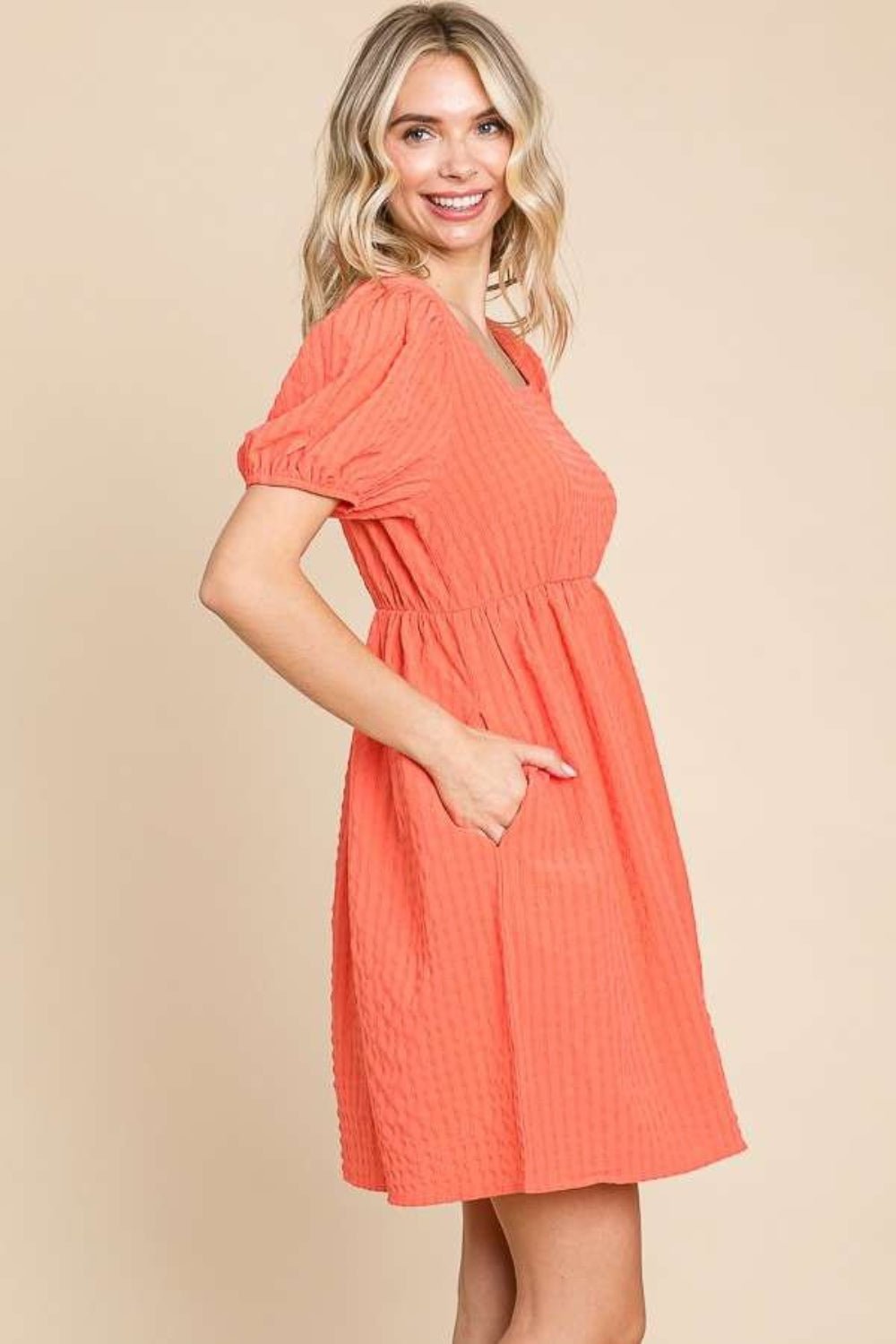 Culture CodeTextured Square Neck Short Sleeve Mini Dress in Sugar Coral