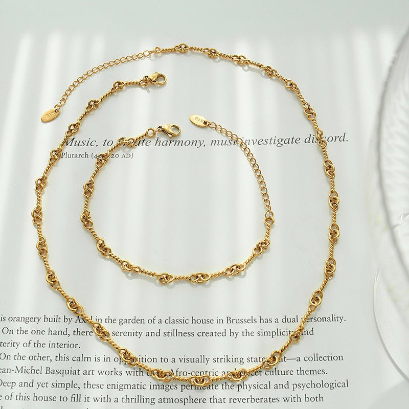 Beach Rose Co.Gold Twisted Link Chain Necklace