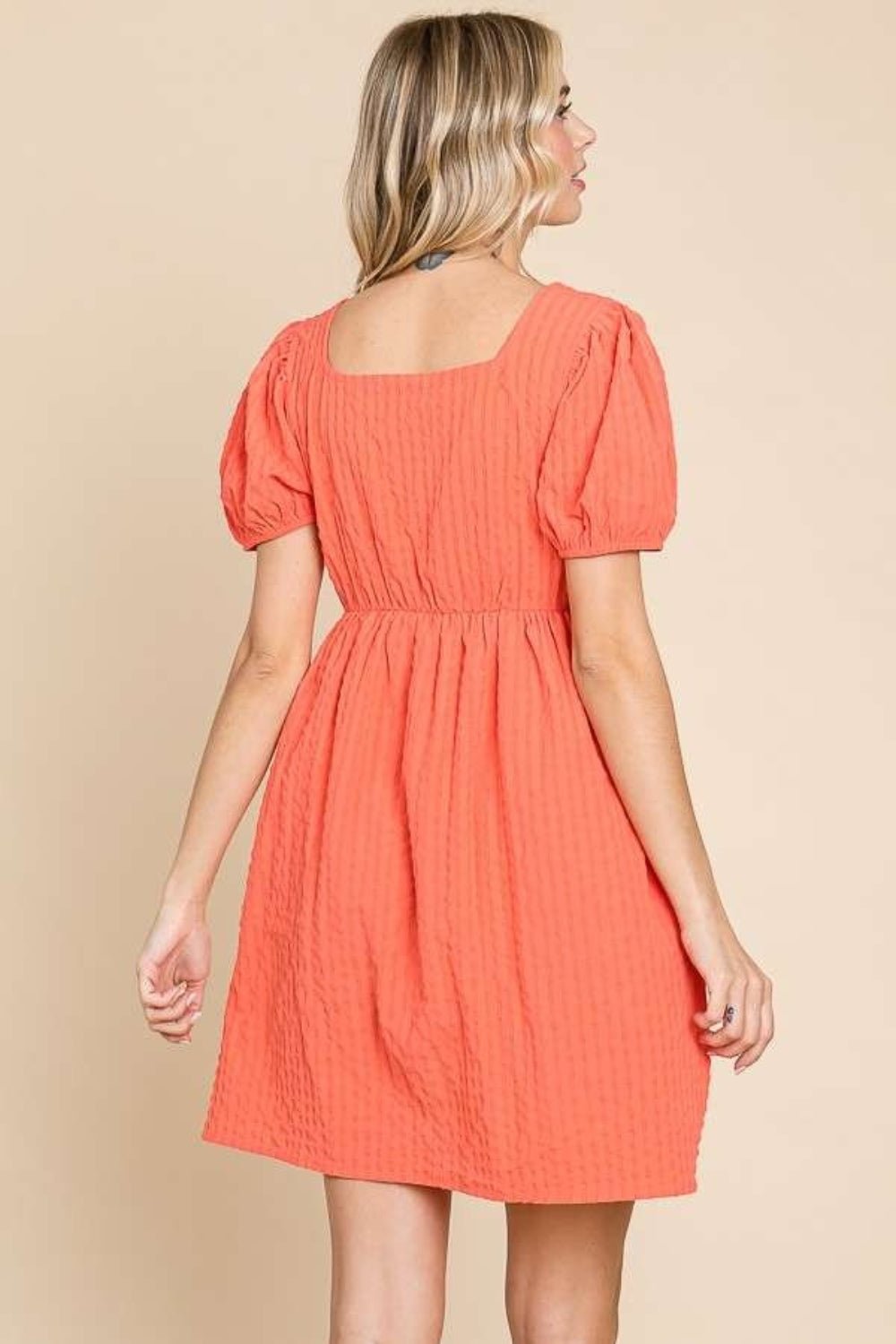 Culture CodeTextured Square Neck Short Sleeve Mini Dress in Sugar Coral