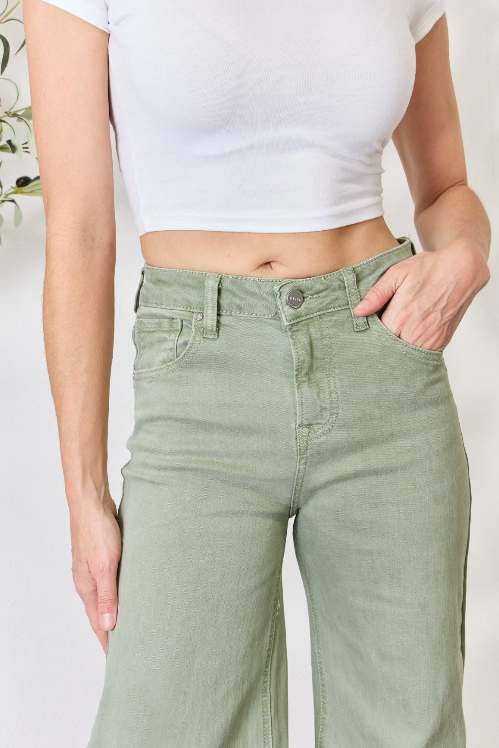 RISEN - Raw Hem Wide - Leg Jeans in Sage