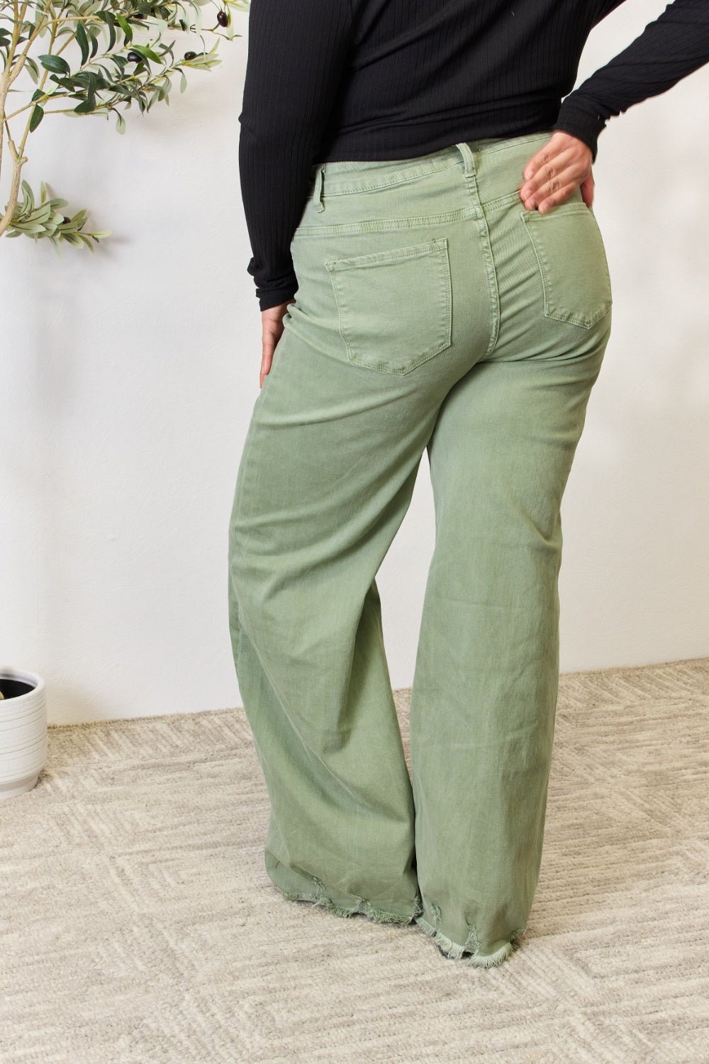 RISEN - Raw Hem Wide - Leg Jeans in Sage