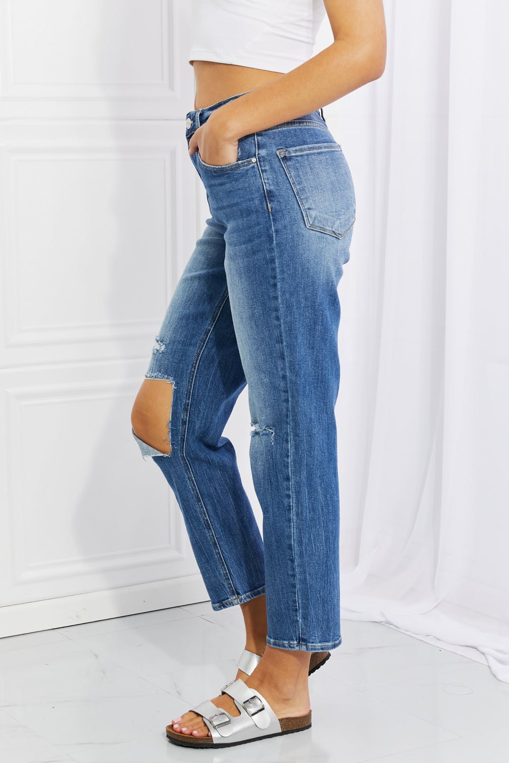 RISENDark Wash High Rise Distressed Cropped Relaxed Jeans