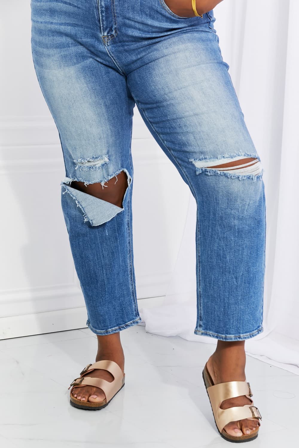 RISENDark Wash High Rise Distressed Cropped Relaxed Jeans