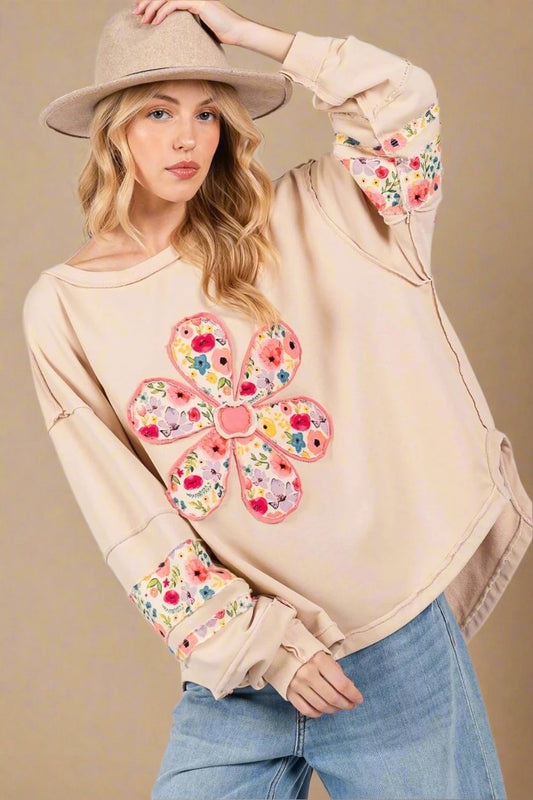 SAGE+FIG - Daisy Patch Long Sleeve Sweatshirt in Oatmeal