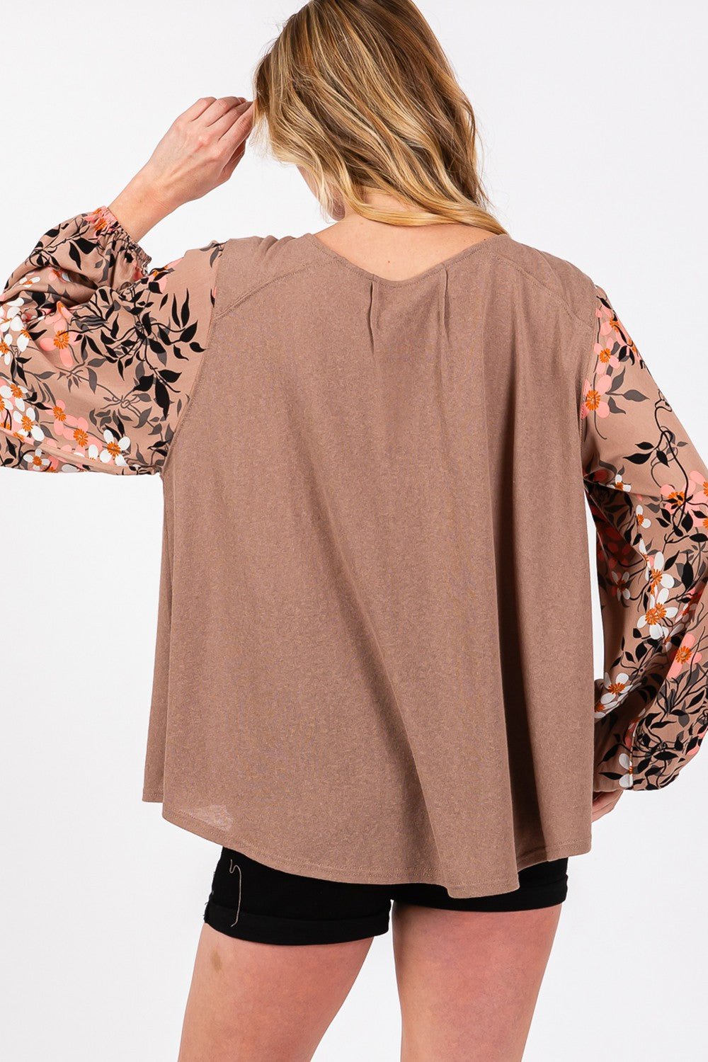 SAGE+FIG - Floral Long Sleeve Front Pleated Detail Blouse in Brown