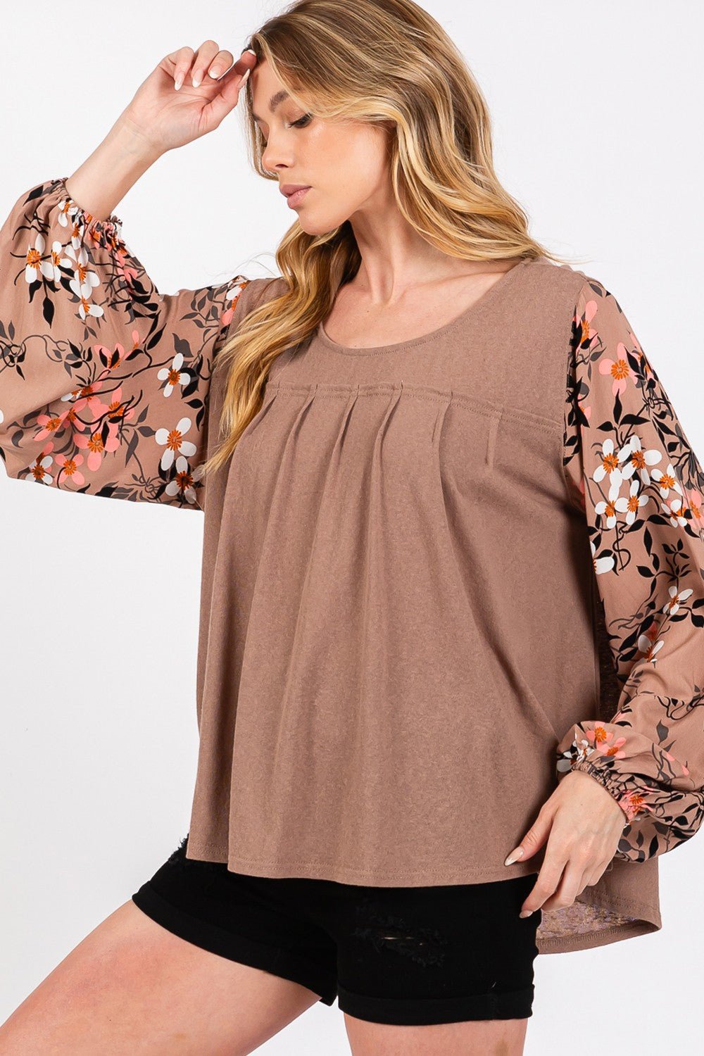 SAGE+FIG - Floral Long Sleeve Front Pleated Detail Blouse in Brown