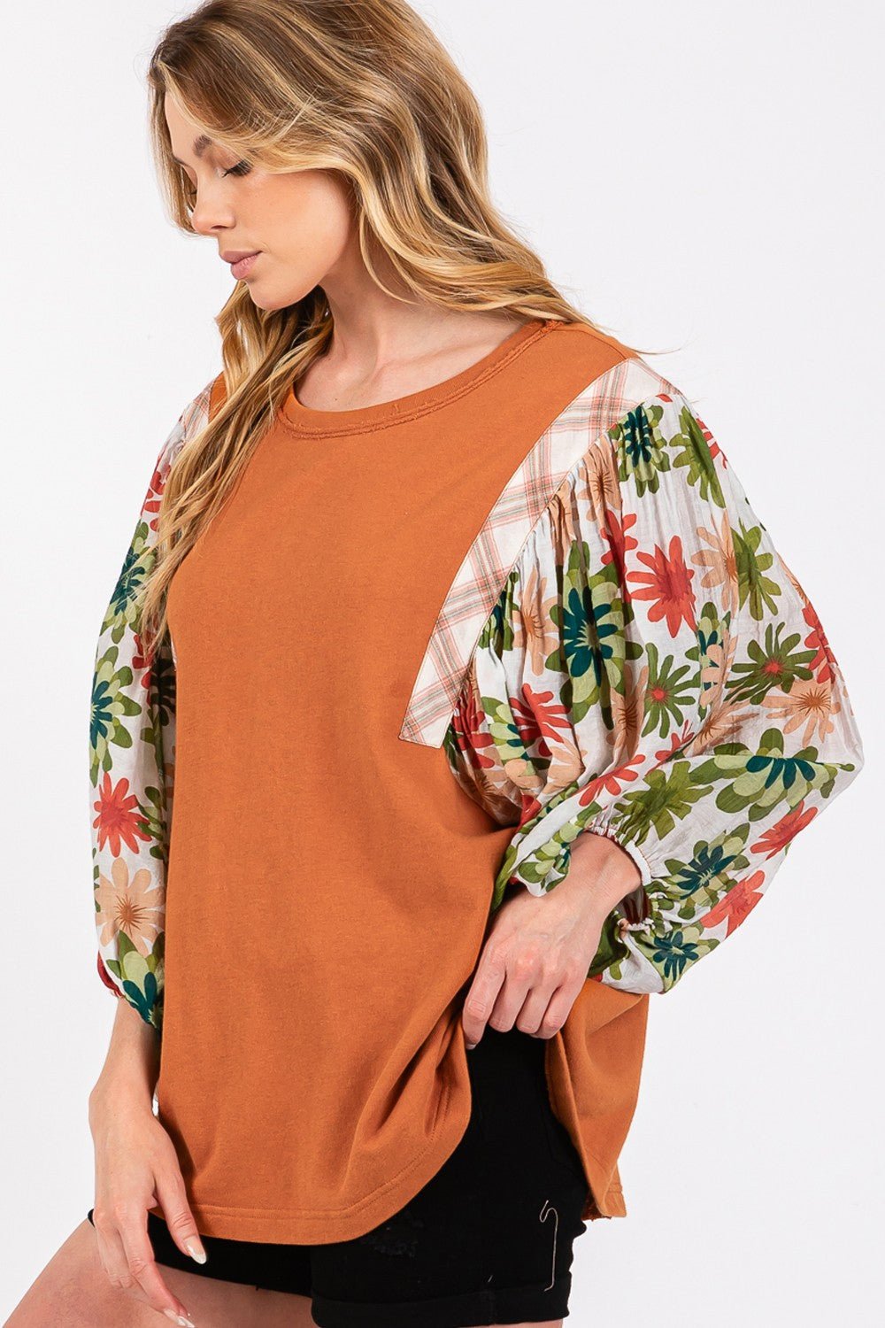 SAGE+FIGPrinted Balloon Sleeve Contrast Top in Caramel