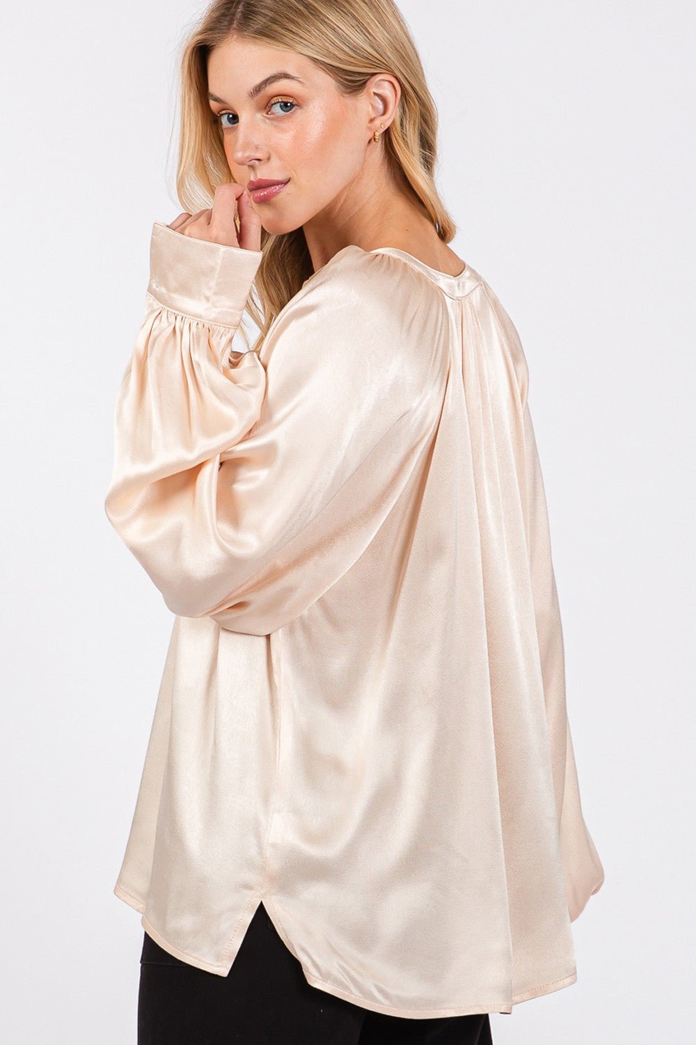 SAGE+FIGSplit Neck Long Sleeve Blouse in Champagne