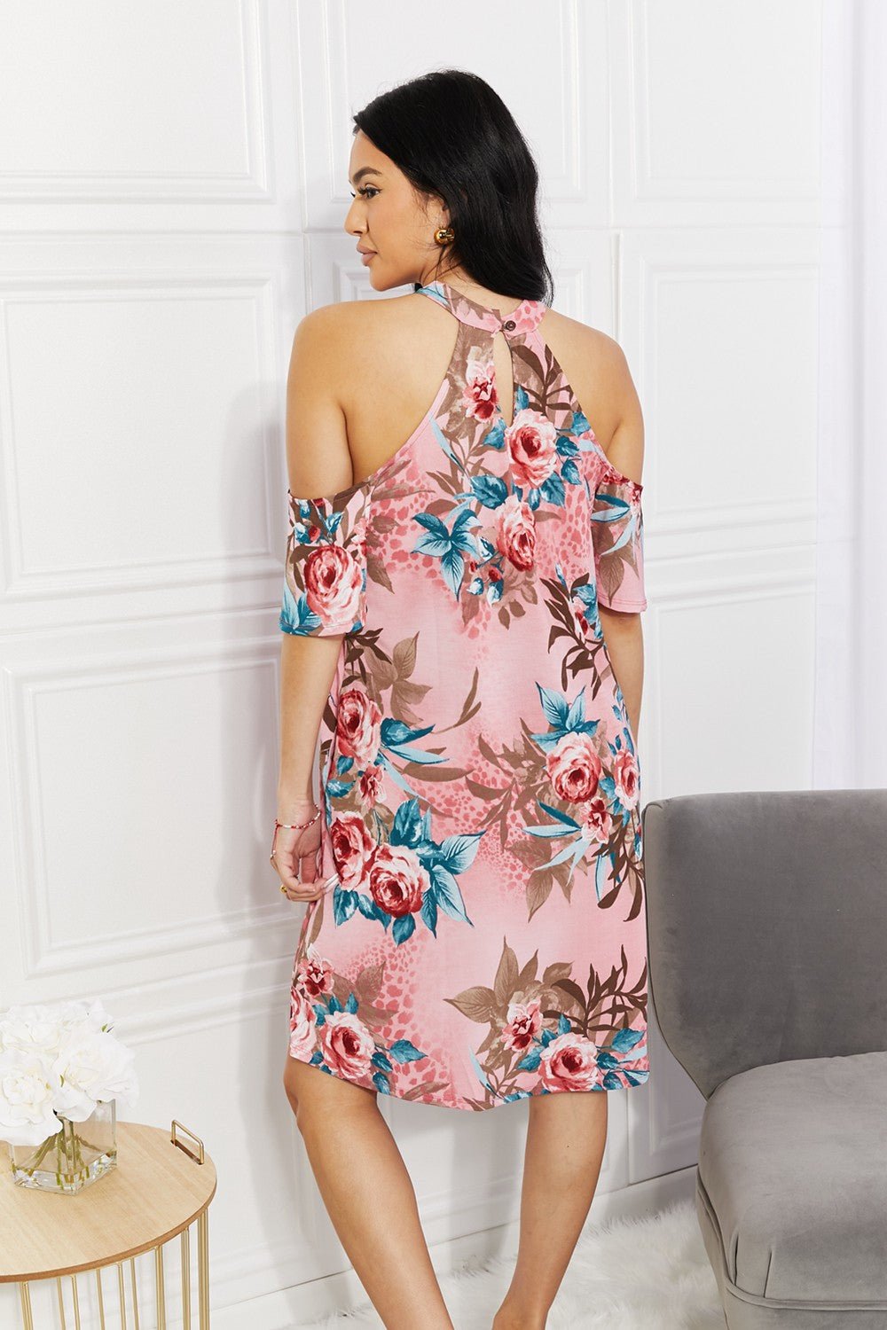 Sew In LoveFloral Cold - Shoulder Midi Dress in Dusty Pink