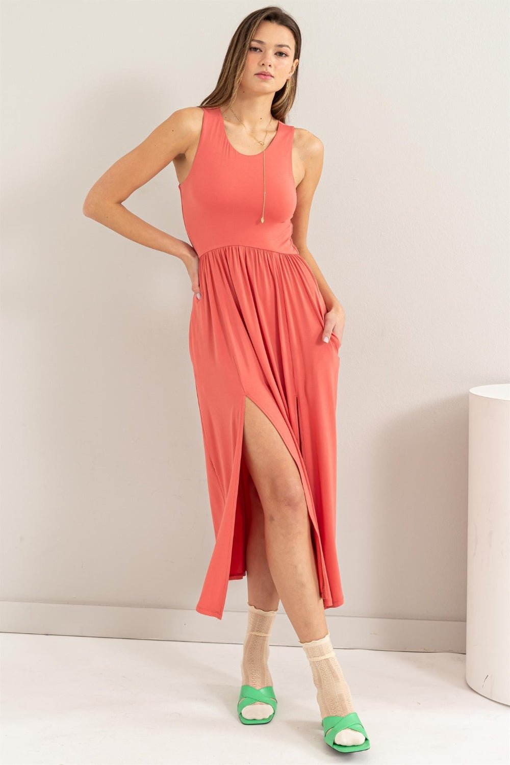 Sleeveless Midi Dress in Spiced CoralMidi DressHYFVE