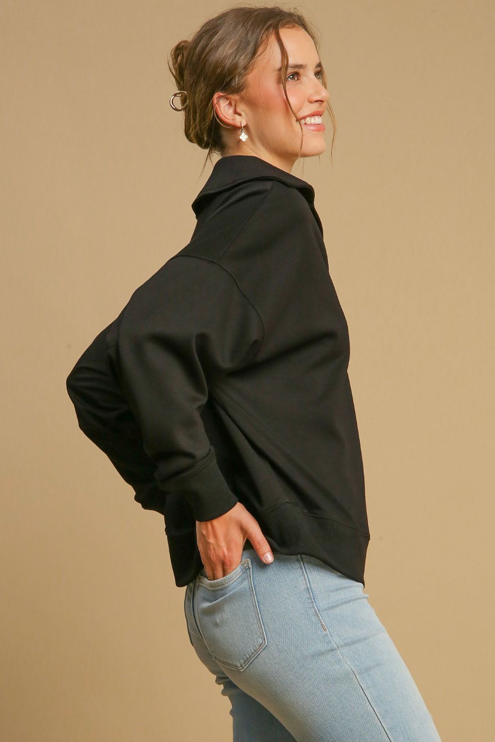 UMGEE - Black Collared Sweatshirt