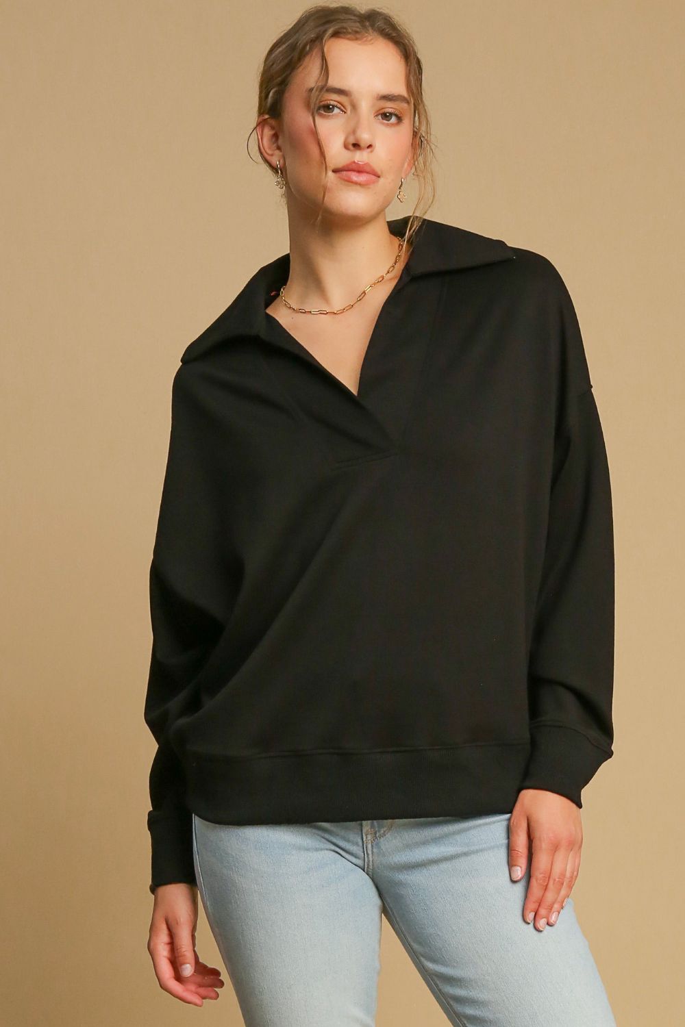 UMGEE - Black Collared Sweatshirt