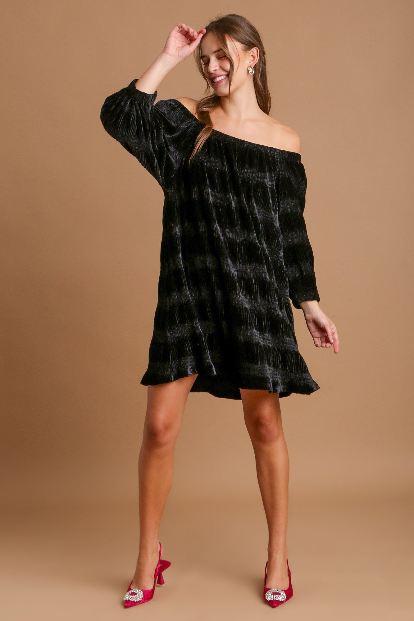 UMGEE - Black Off - Shoulder Balloon Sleeve Velvet Mini Dress