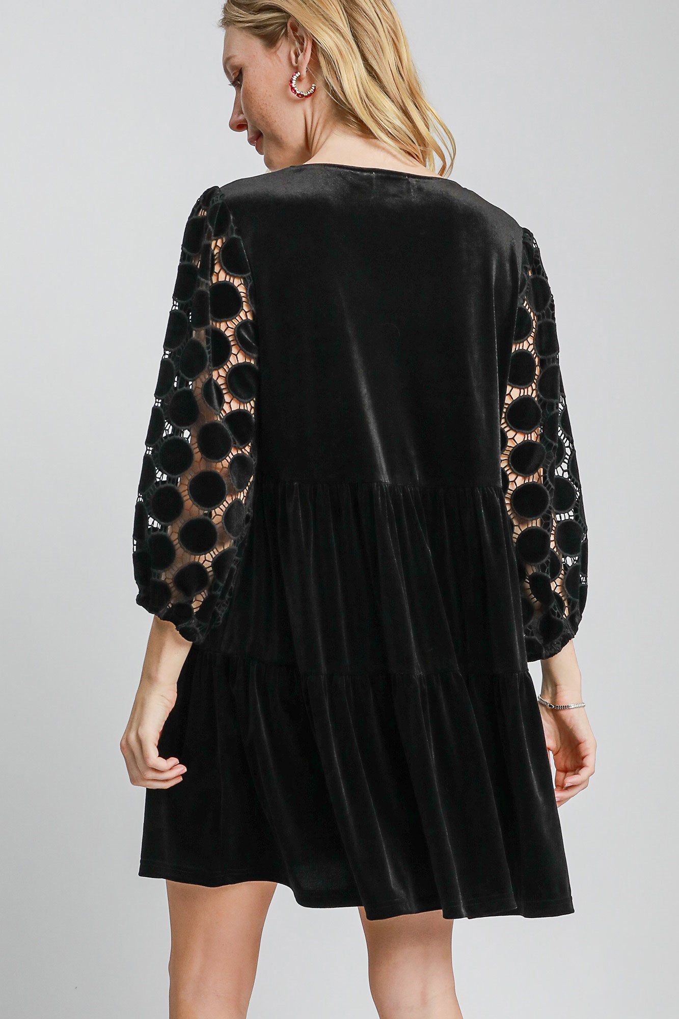 UMGEE - Black Polka Dot Lace Sleeve Tiered Velvet Mini Dress