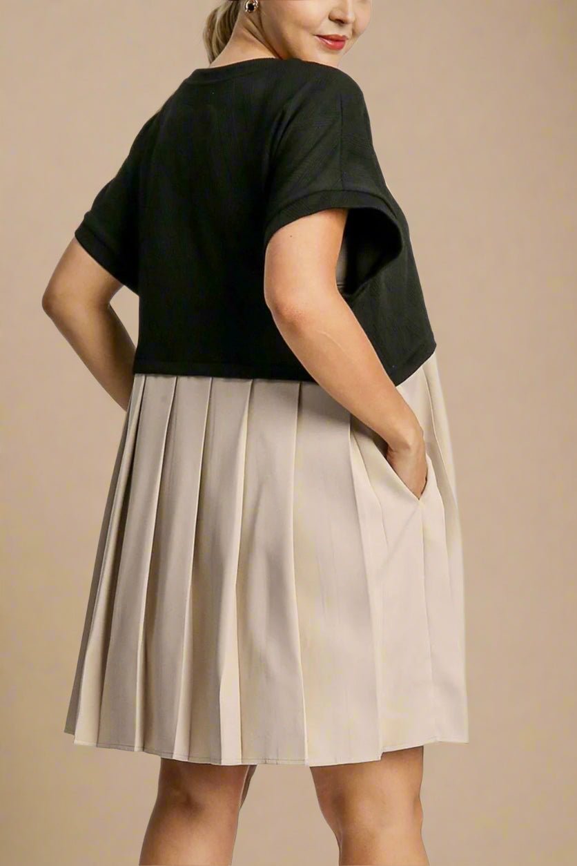 UMGEE - Black Two - Tone Pleated Mini Dress
