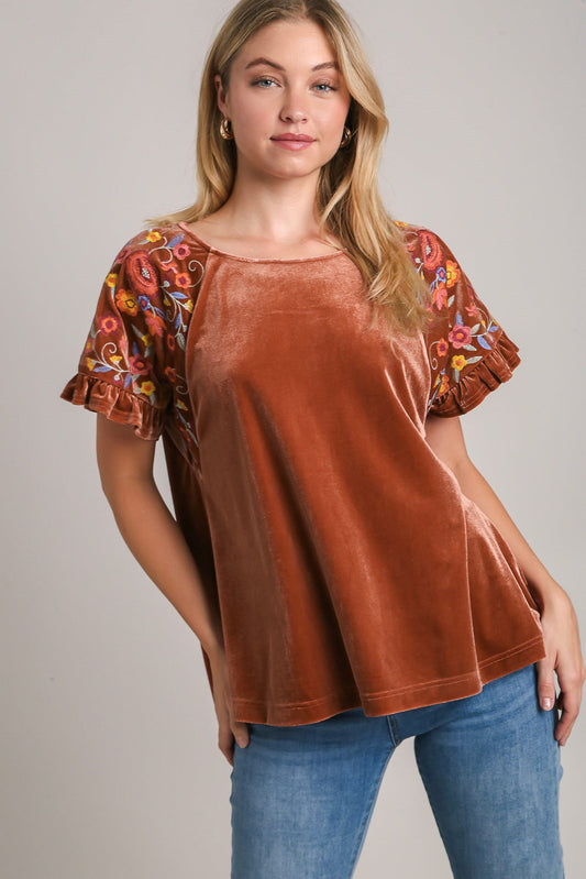 UMGEE - Brown Velvet Embroidered Short Sleeve Blouse