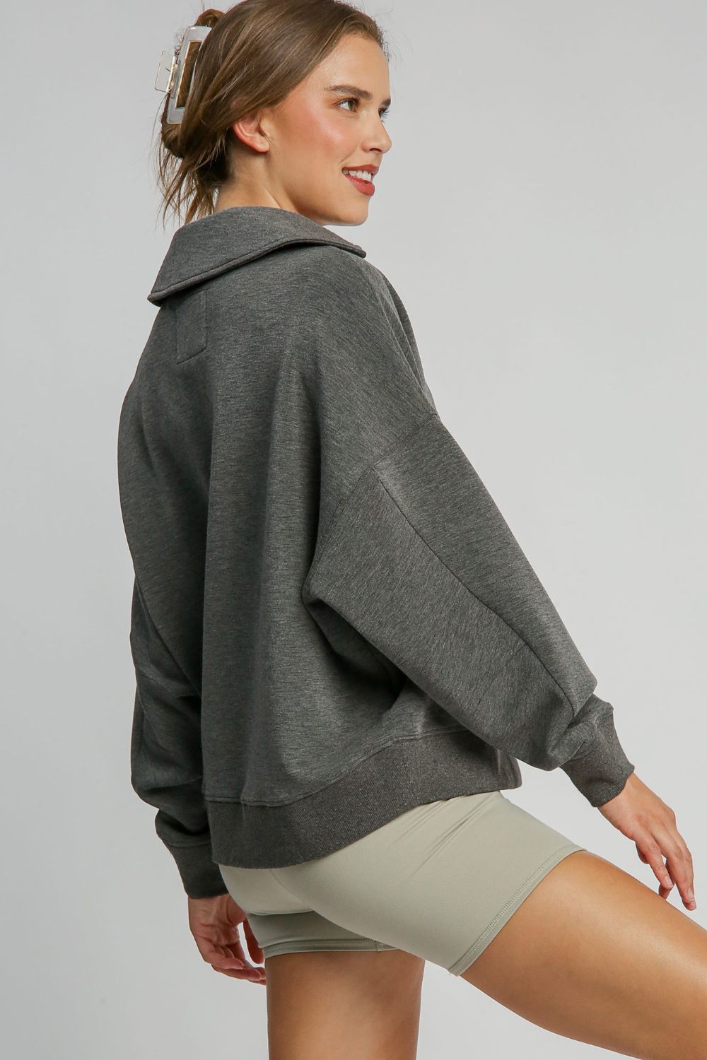 UMGEE - Collared Sweatshirt in Charcoal