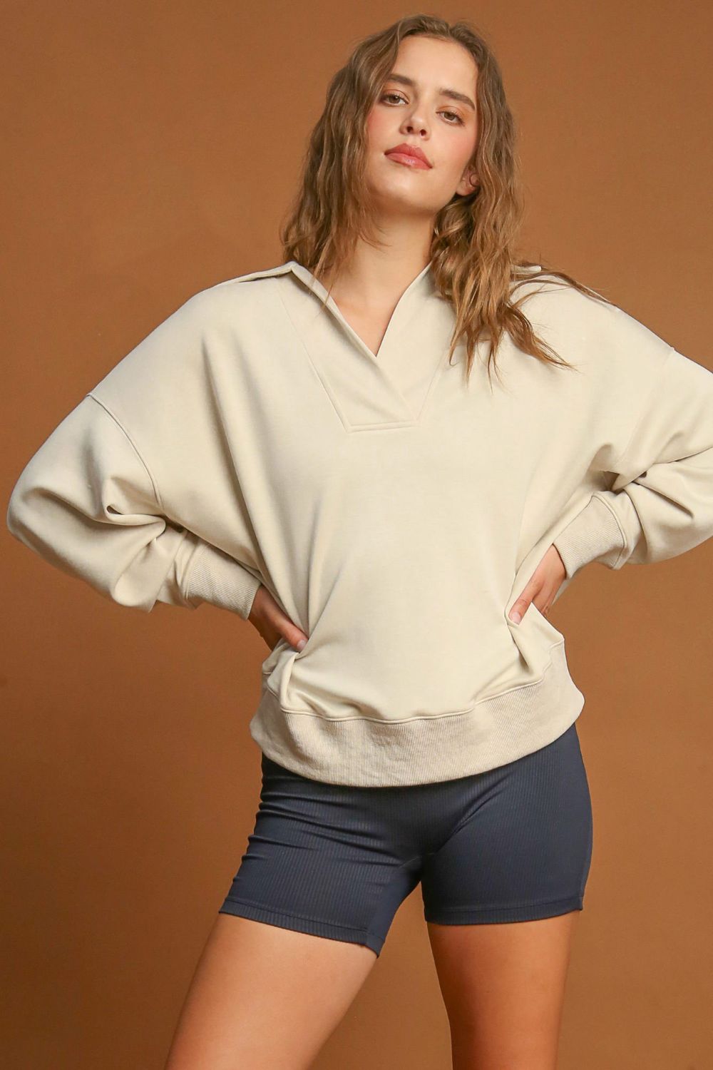 UMGEE - Collared Sweatshirt in Ecru