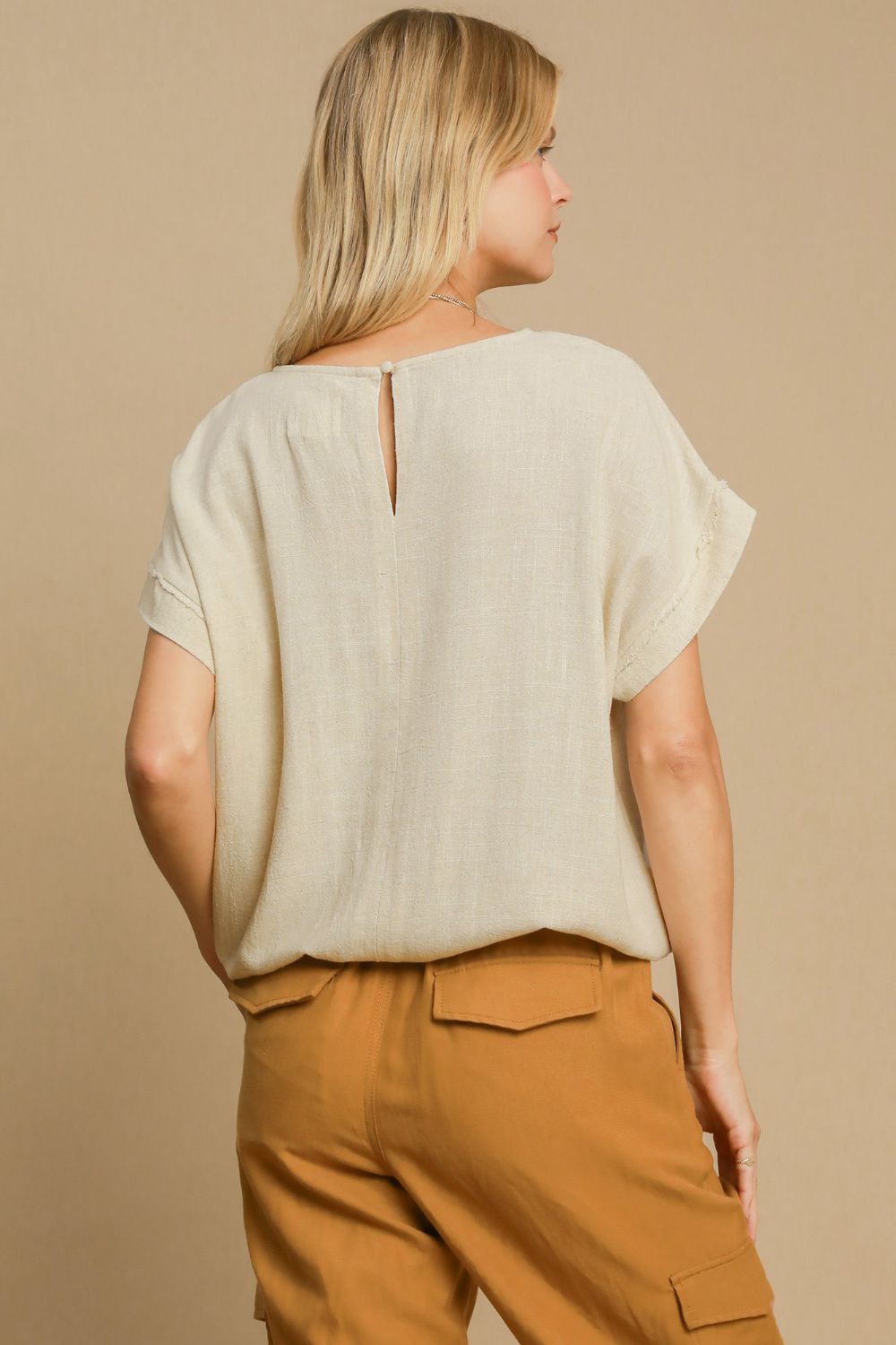 UMGEE - Drawstring Hem Short Sleeve T-Shirt in Oatmeal