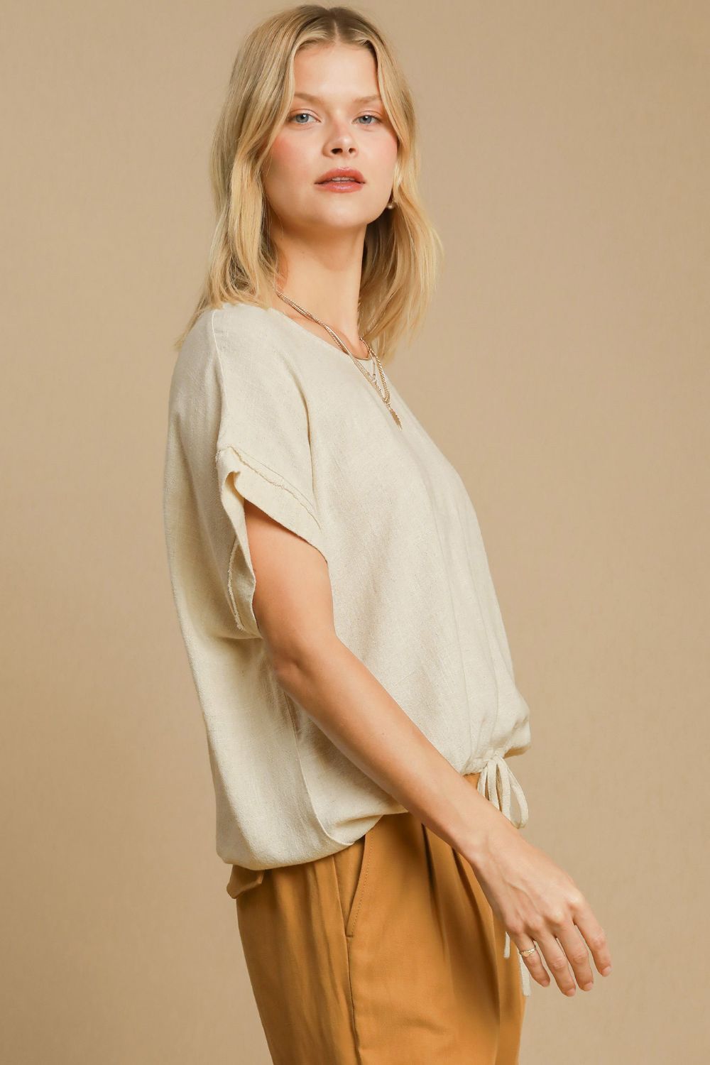 UMGEE - Drawstring Hem Short Sleeve T-Shirt in Oatmeal