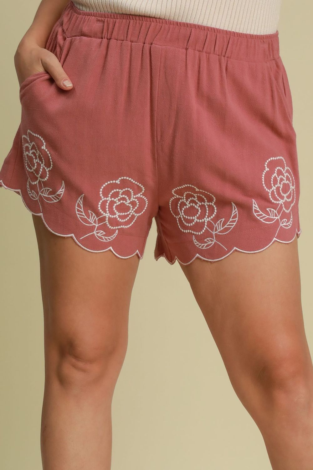 UMGEE - Dusty Pink Scalloped Embroidered Rose Shorts