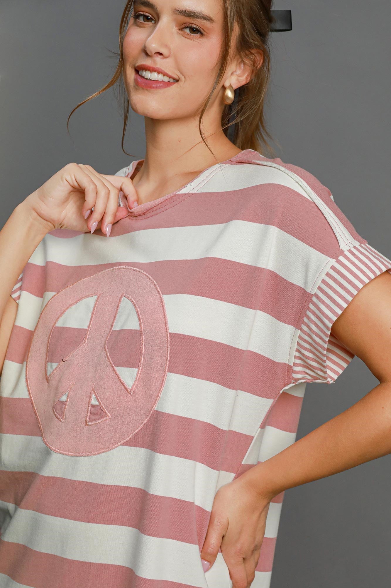 UMGEE - Dusty Pink Striped Peace Applique Short Sleeve Mini Dress