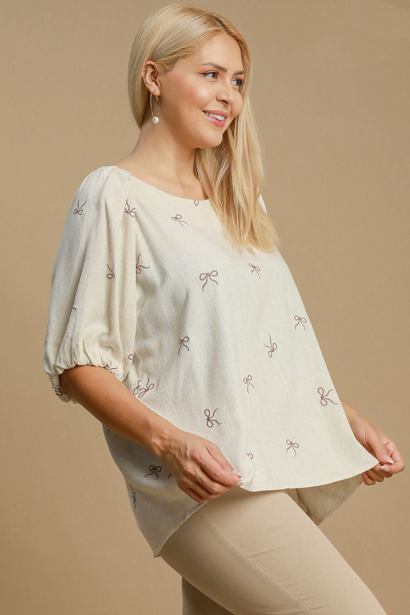 UMGEE - Embroidered Bow Puff Sleeve Top – Oatmeal