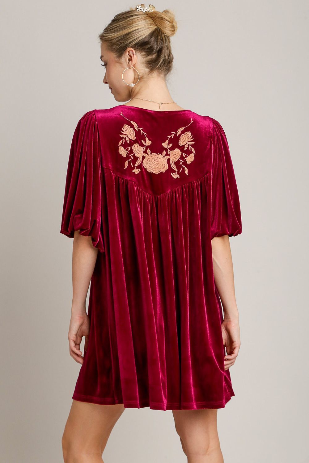 UMGEE - Embroidered Half Sleeve Velvet Mini Dress in Burgundy