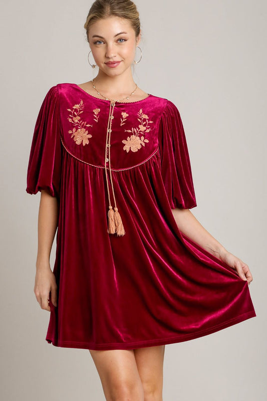 UMGEE - Embroidered Half Sleeve Velvet Mini Dress in Burgundy