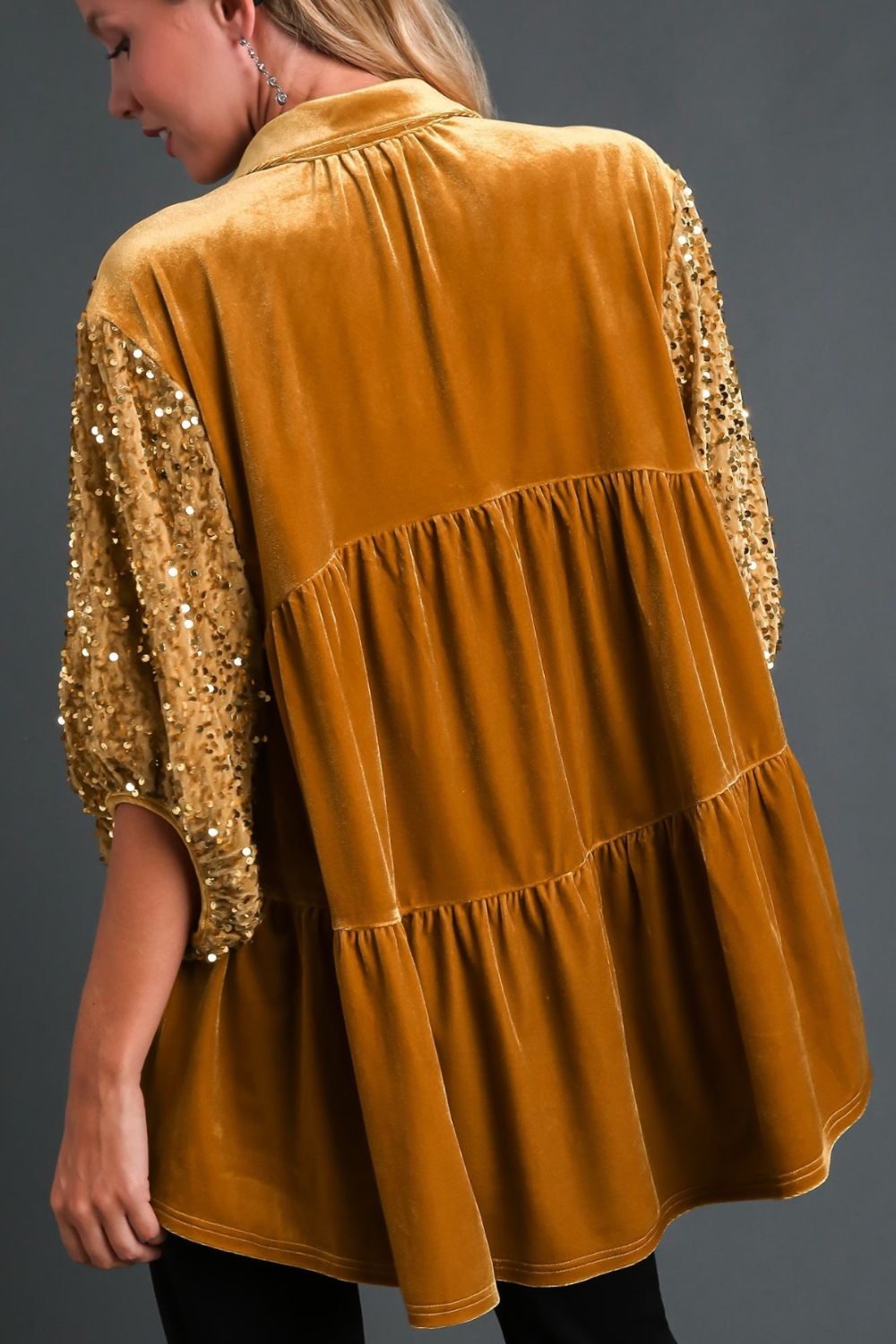 UMGEE - Gold Sequin Detail Half Sleeve Velvet Top