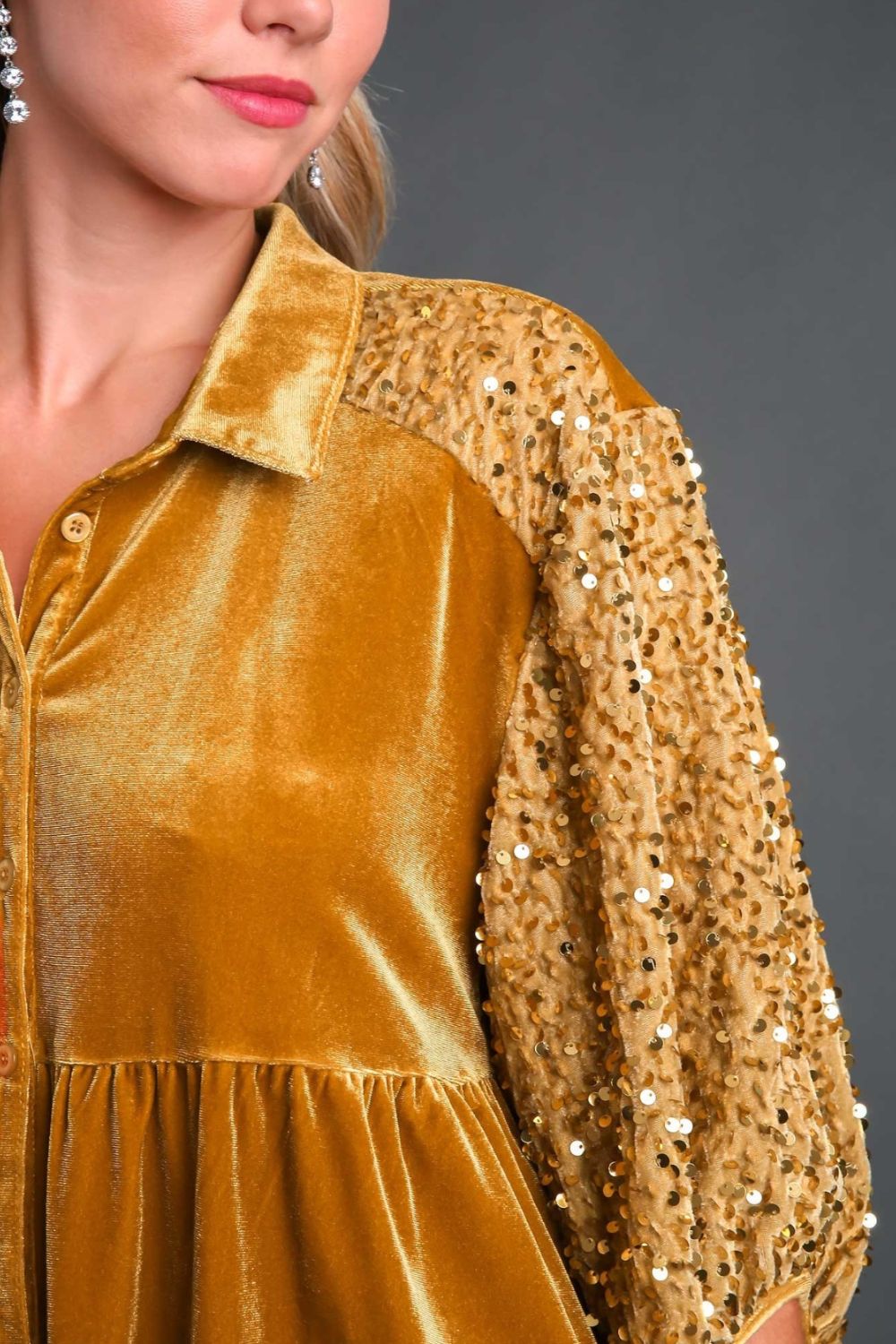 UMGEE - Gold Sequin Detail Half Sleeve Velvet Top