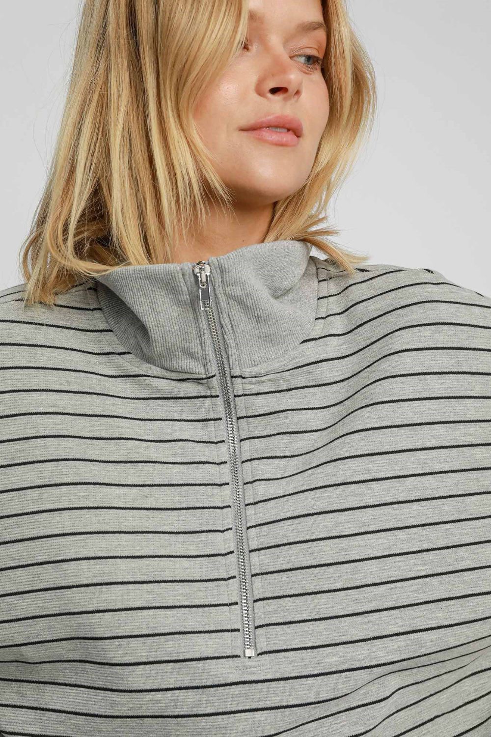 UMGEE - Gray Striped Half Zip Short Sleeve Sweatshirt